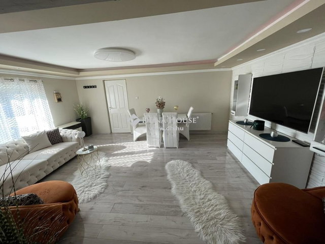 Eladó családi ház, Besenyőtelken 49.99 M Ft, 5 szobás