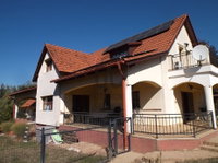 Eladó családi ház, Hárskúton 159.9 M Ft, 5 szobás