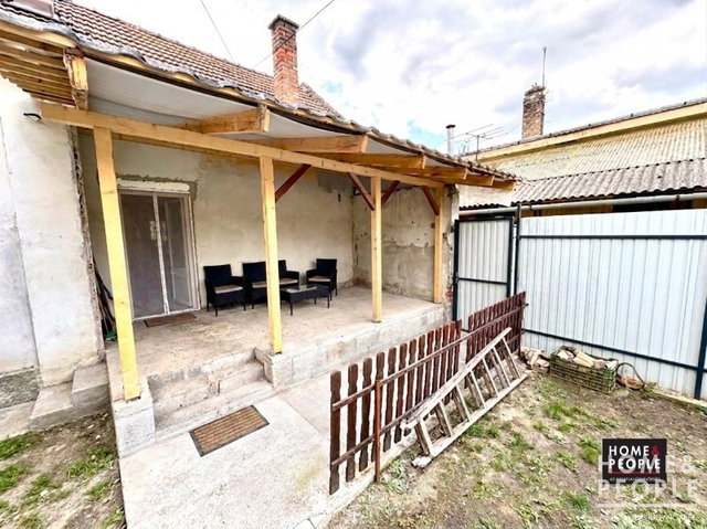 Eladó családi ház, Makón 35 M Ft, 2 szobás