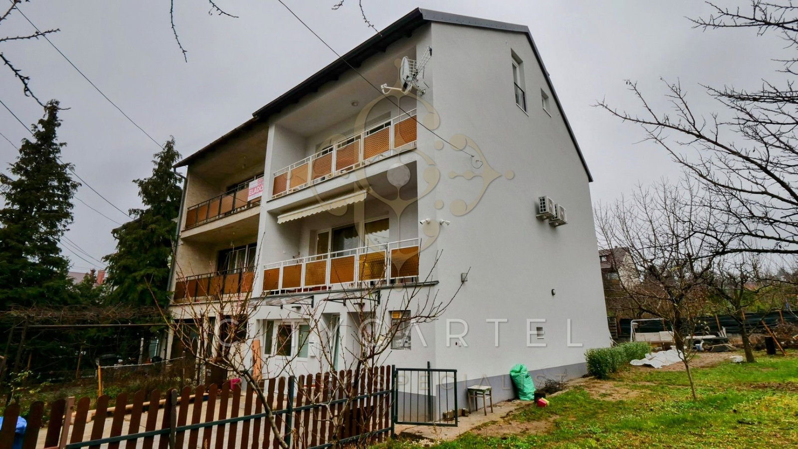 10 bed · 240m² · 197.000.000 ft