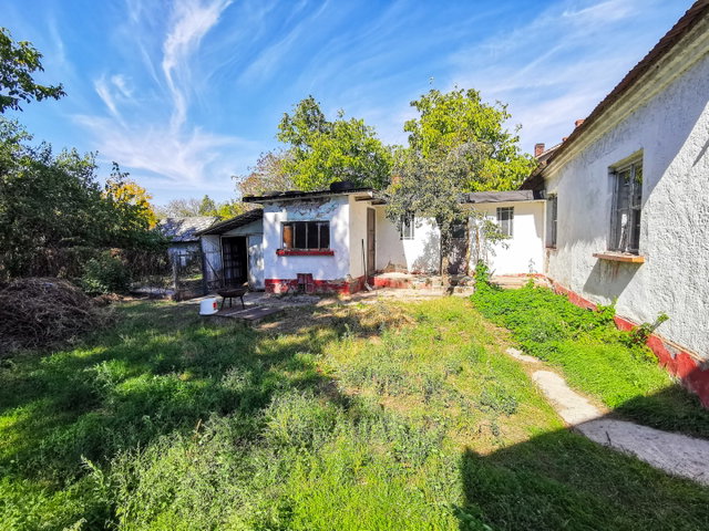 Eladó családi ház, Gönyűn 23.9 M Ft, 3 szobás