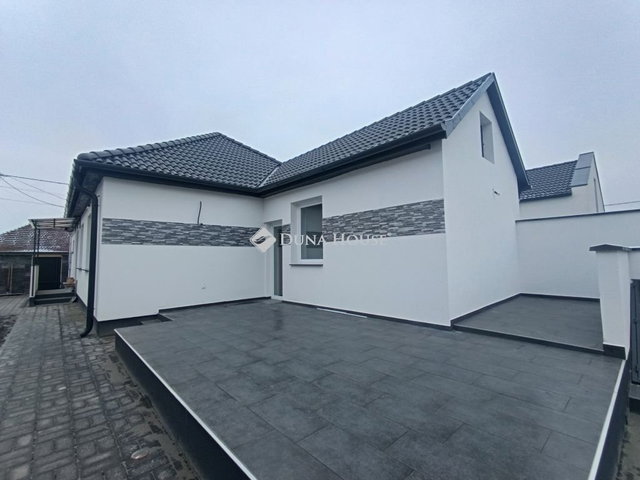 Eladó családi ház, Nagykátán 75 M Ft, 4 szobás
