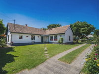 Eladó családi ház, Ságváron 99 M Ft, 4 szobás