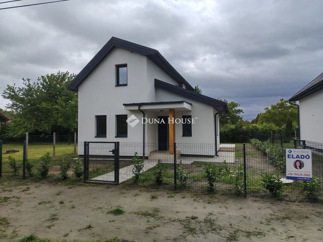 Eladó nyaraló, Balatonkeresztúron 86 M Ft, 4 szobás