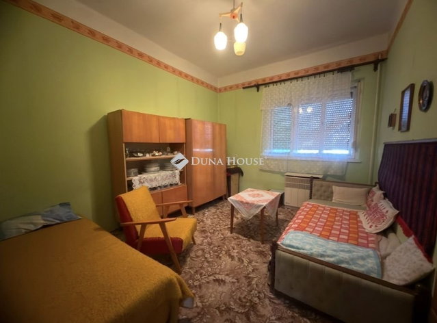 Eladó családi ház, Nádudvaron 31 M Ft, 2 szobás
