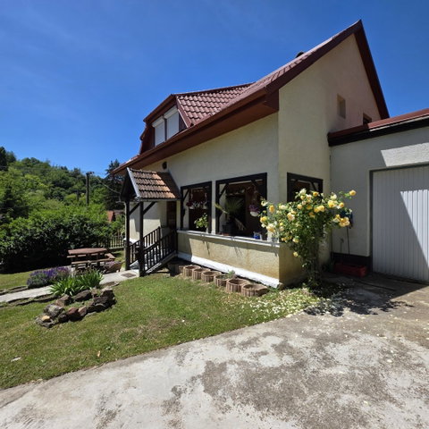 Eladó családi ház, Nagyradán 89.9 M Ft, 3 szobás