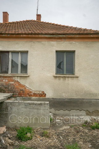 Eladó családi ház, Bősárkányon 29.9 M Ft, 2+1 szobás