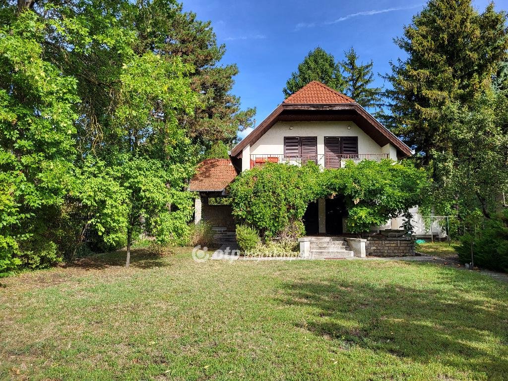 6 bed · 168m² · 105.000.000 ft