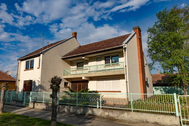 Eladó családi ház, Jászapátiban 34.9 M Ft, 5 szobás