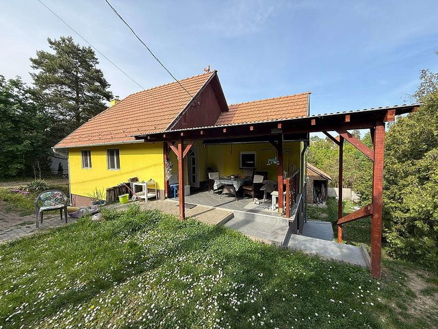 Eladó családi ház, Szentendrén 145 M Ft, 5 szobás