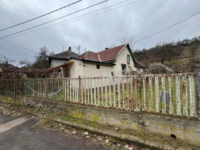 Eladó családi ház, Salgótarjánban 13 M Ft, 2 szobás
