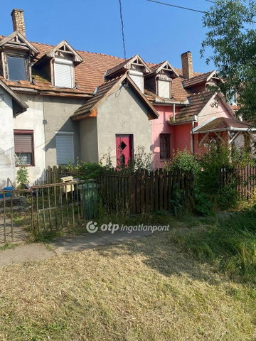 Eladó sorház, Kiskörén 9 M Ft, 4 szobás / költözzbe.hu