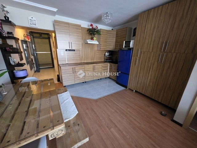 Eladó téglalakás, Budapesten, XIV. kerületben 69 M Ft, 2 szobás