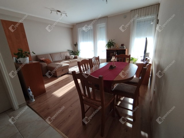 Eladó téglalakás, Győrött 85 M Ft, 1+2 szobás