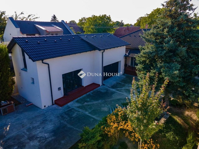 Eladó családi ház, Győrött 139.999 M Ft, 3 szobás
