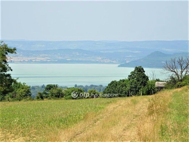 Eladó mezogazdasagi ingatlan, Kőröshegyen 22 M Ft