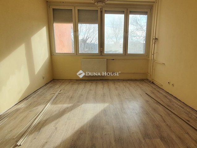 Eladó panellakás, Szombathelyen 43.5 M Ft, 2 szobás