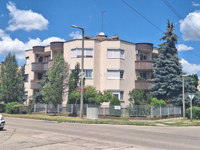Eladó téglalakás, Kecskeméten 69 M Ft, 3+1 szobás
