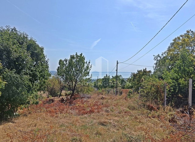 Eladó mezogazdasagi ingatlan, Balatonalmádiban 89 M Ft