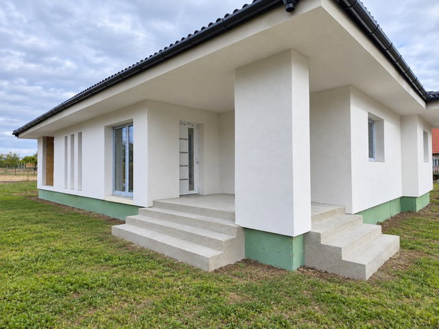 Eladó családi ház, Pusztaszabolcson 116.6 M Ft, 4 szobás