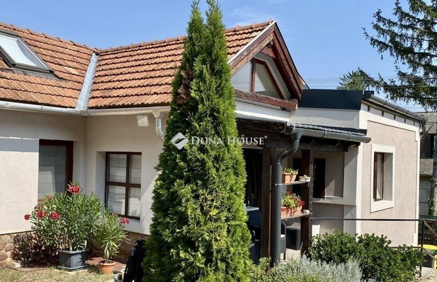 Eladó családi ház, Balatonalmádiban 78 M Ft, 2 szobás