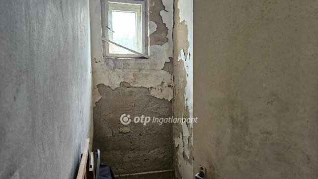 Eladó családi ház, Felsőpakonyban 84.9 M Ft, 3+2 szobás