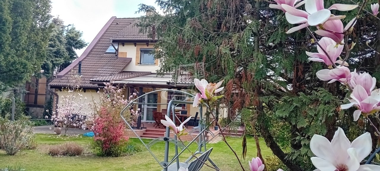 5 bed · 165m² · 153.800.000 ft