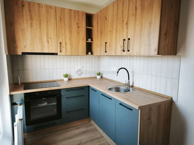 Eladó panellakás, Pécsett 47.9 M Ft, 2 szobás