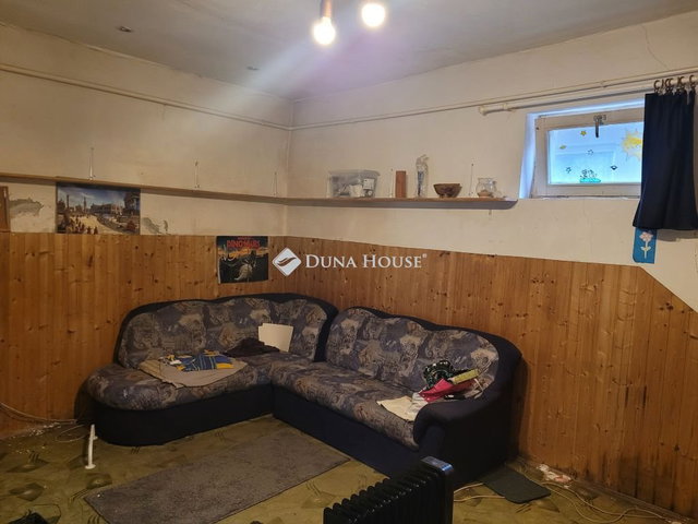 Eladó családi ház, Kesztölcön, Ady Endre utcában 31.9 M Ft