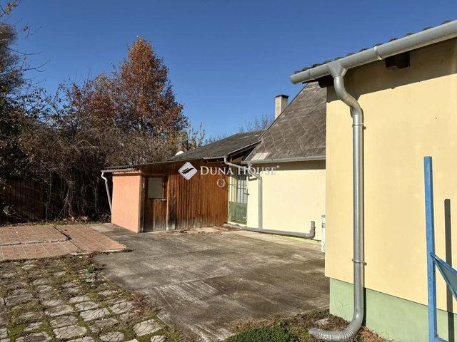Eladó üzlethelyiség, Károlyházán 25 M Ft