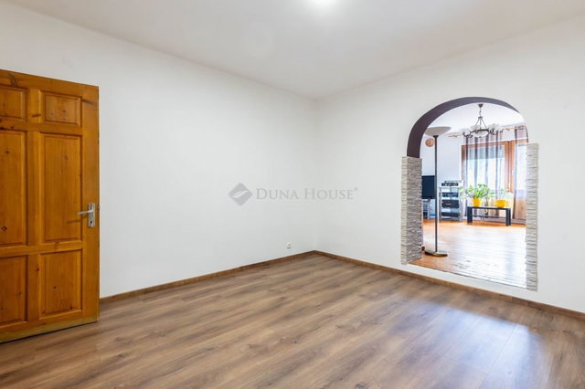 Eladó családi ház, Budapesten, XXII. kerületben, Háros utcában