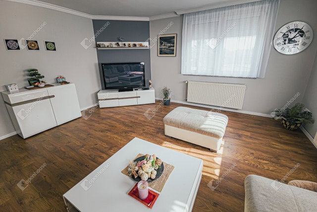 Eladó családi ház, Mosonmagyaróváron 129 M Ft, 4 szobás