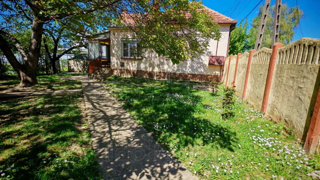Eladó családi ház, Keszthelyen 84.99 M Ft, 3 szobás