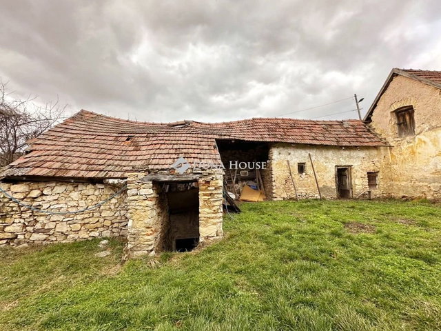 Eladó családi ház, Mencshelyen 29.9 M Ft, 2 szobás