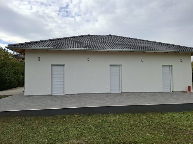 Eladó ikerház, Pusztaszabolcson 69.9 M Ft, 4 szobás