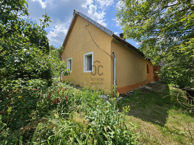 Eladó családi ház, Szakonyfalun 28.5 M Ft, 2 szobás
