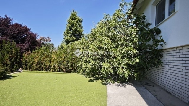 Eladó családi ház, Szentendrén 159.9 M Ft, 4 szobás