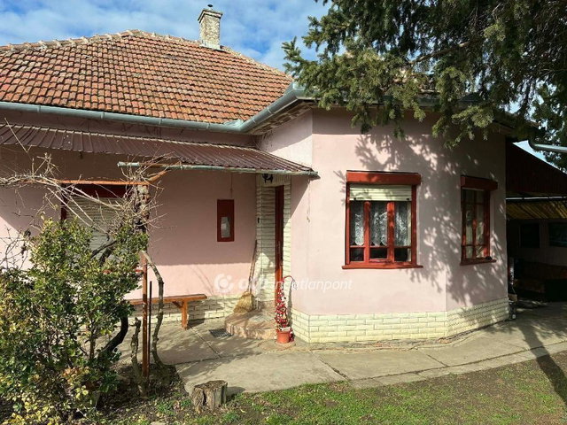Eladó családi ház, Sarkadon 16.5 M Ft, 2 szobás