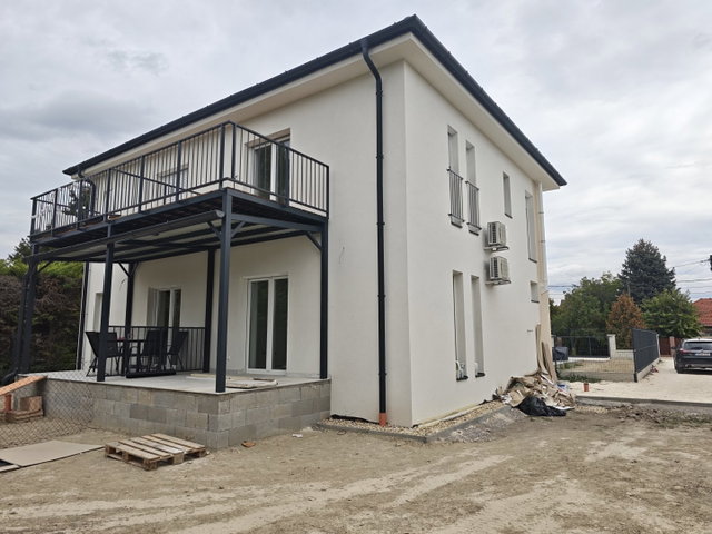 Eladó ikerház, Százhalombattán, Kertész utcában 99.9 M Ft