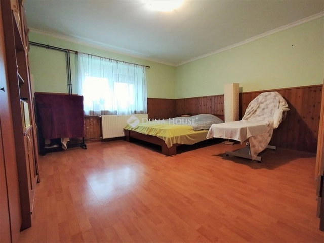 Eladó családi ház, Kerekegyházán 89.999 M Ft, 4 szobás