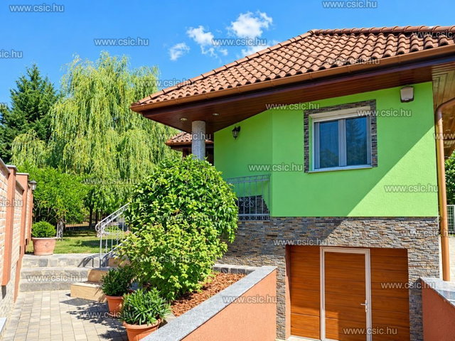 Eladó családi ház, Szigetmonostorban 114 M Ft, 3 szobás