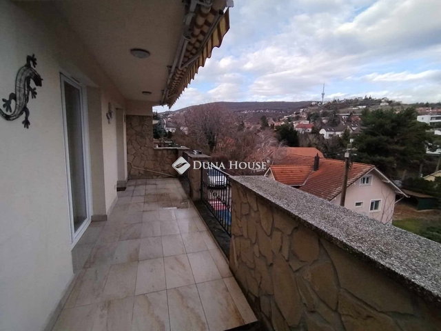 Kiadó téglalakás, albérlet, Pécsett, Bálicsi úton, 4 szobás