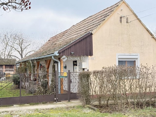 Eladó családi ház, Szaván 18.9 M Ft, 3 szobás