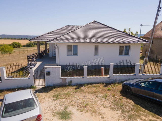 Eladó családi ház, Tereskén 135 M Ft, 7 szobás