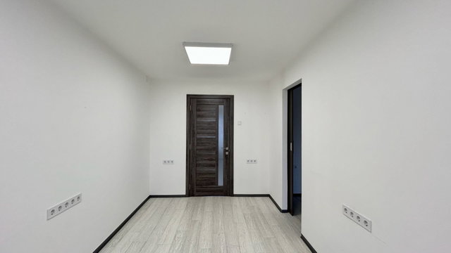 Kiadó iroda, Debrecenben 360 E Ft / hó, 5 szobás