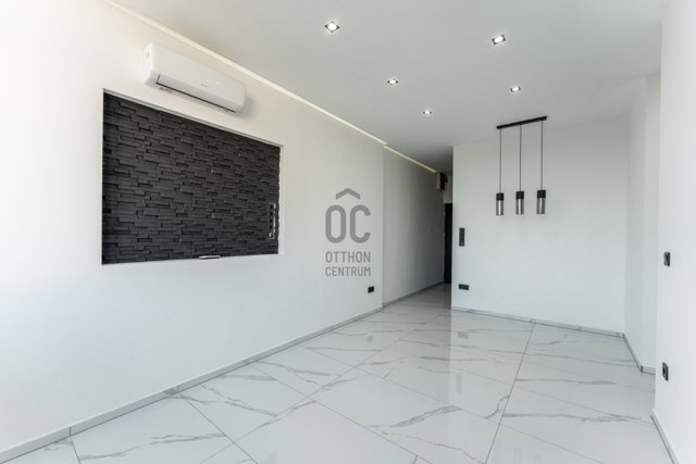 Eladó panellakás, Pétfürdőn 37.9 M Ft, 2 szobás