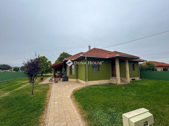 Eladó családi ház, Hernádon 104.9 M Ft, 3 szobás