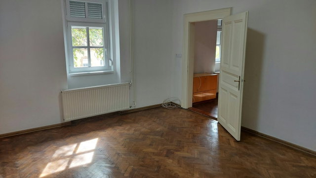 Eladó téglalakás, Dombóváron 21 M Ft, 2 szobás