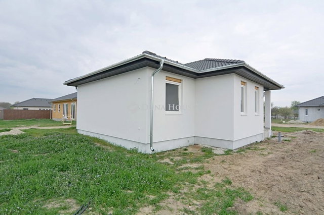 Eladó családi ház, Kecskeméten 86.9 M Ft, 4 szobás