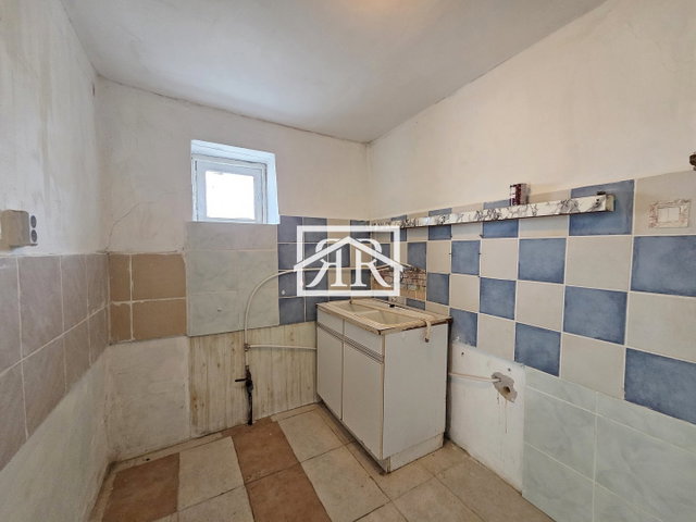 Eladó családi ház, Tiszaszigeten 20.9 M Ft, 2 szobás